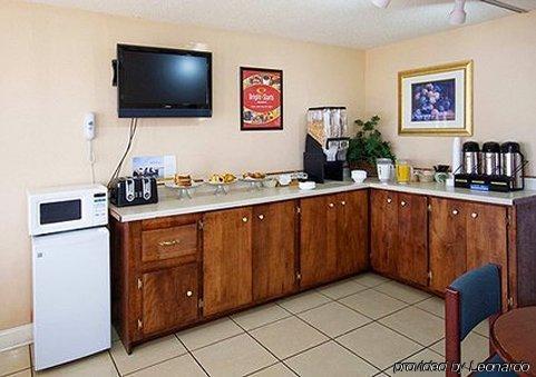 Econo Lodge North Риджленд Номер фото